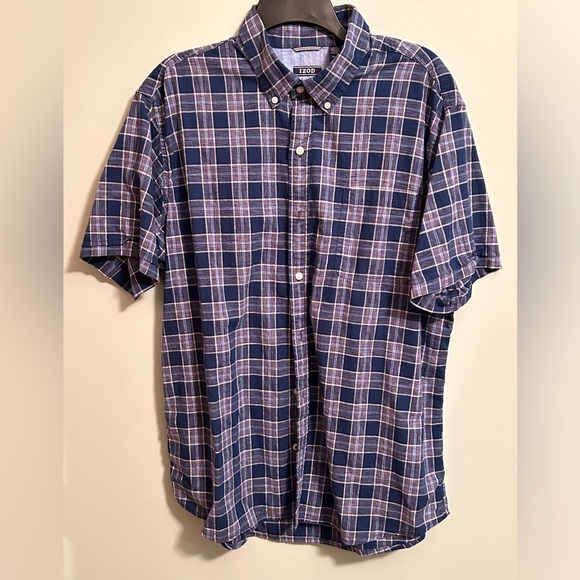 Men’s XL Izod Button Down Dark &Light Blue Plaid Shirt Dress Shirt Front Pocket - Picture 1 of 4